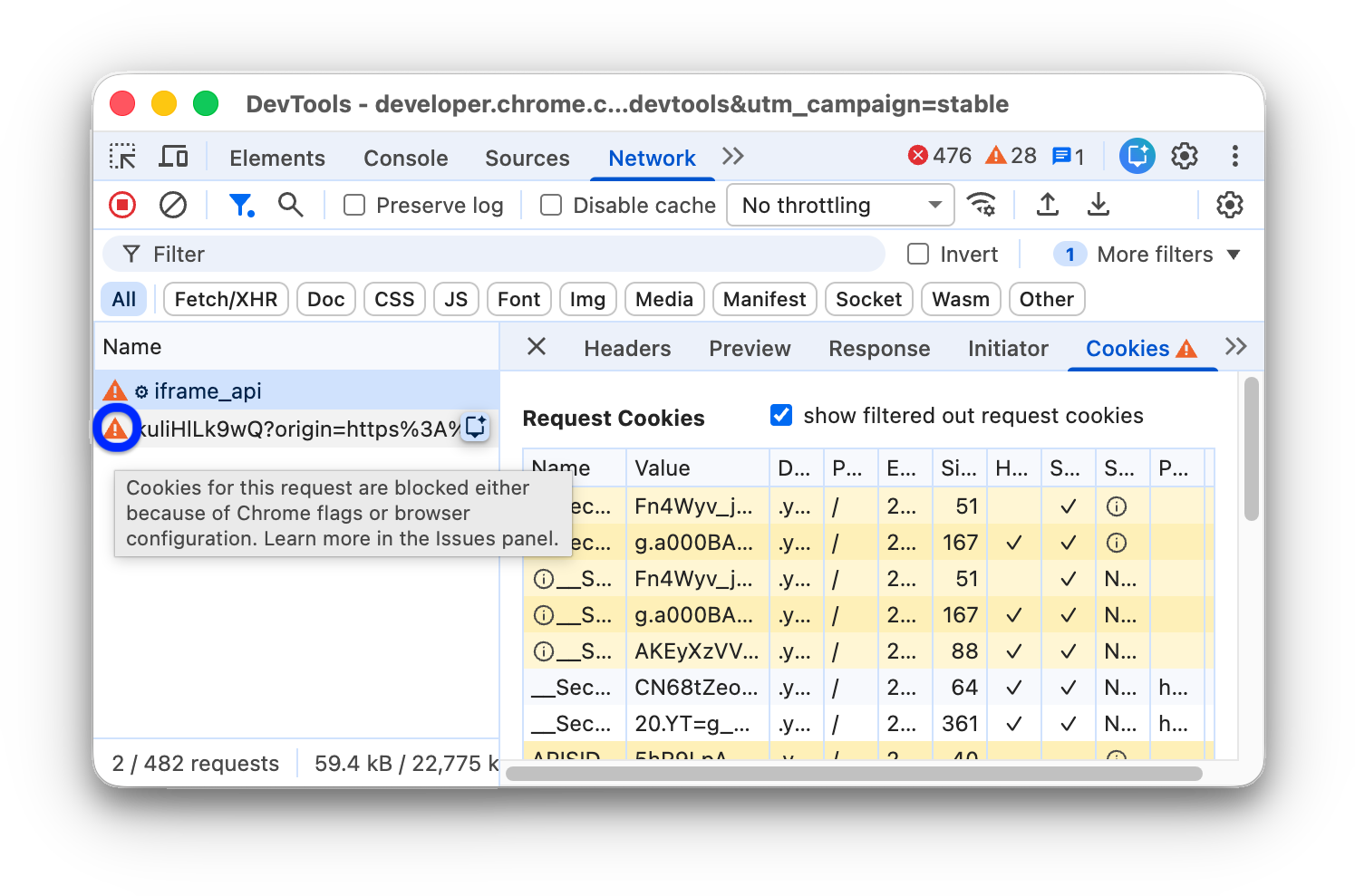 Waarschuwingspictogrammen naast een verzoek dat is geblokkeerd door Chrome-vlaggen of -configuratie.